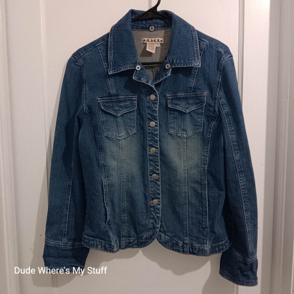 A.M.I. DENIMS - JEAN JACKET - WOMEN'S SIZE LARGE - CURVY WAIST